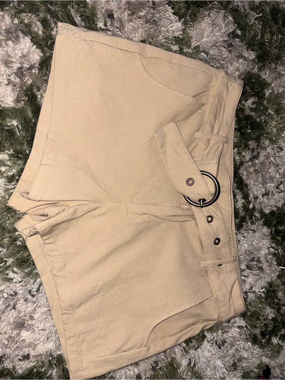 High-Waist Beige Women's Shorts with Decorative Ring Belt